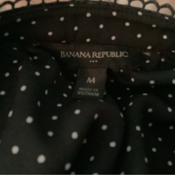 Banana Republic sleeveless blouse - Picture 2 of 4